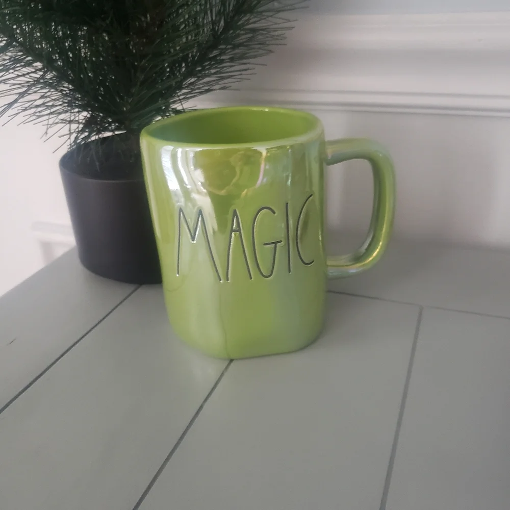 NWT Rae Dunn Magic Green Iridescent Mug